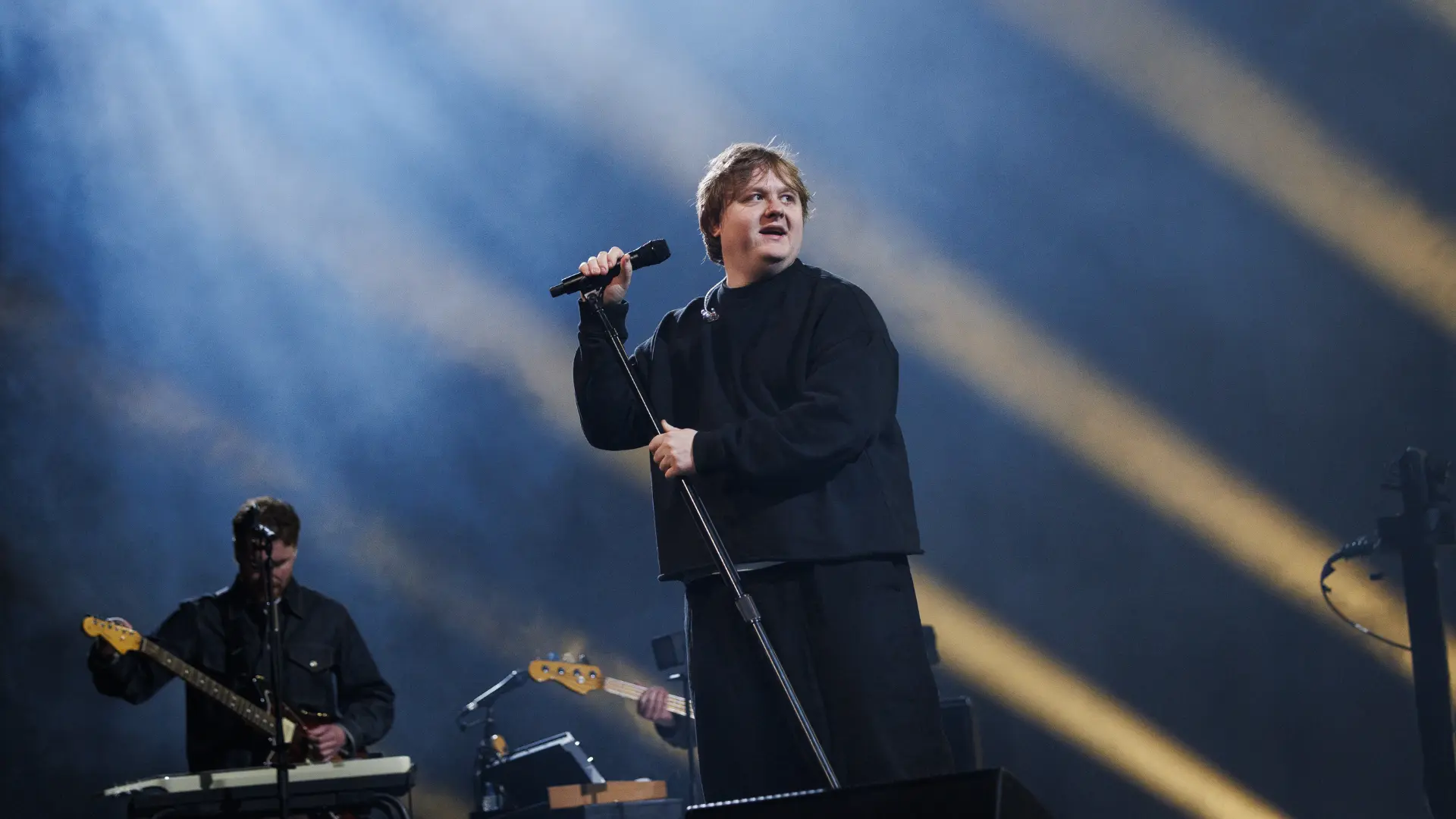 3 Arena lewis capaldi 3 arena